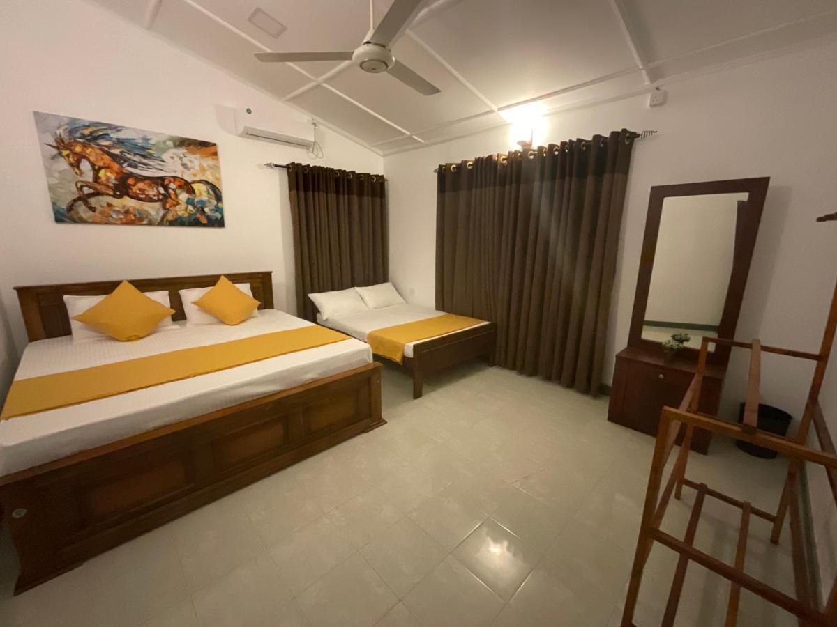 Platinum Holiday Home Anuradhapura Buitenkant foto
