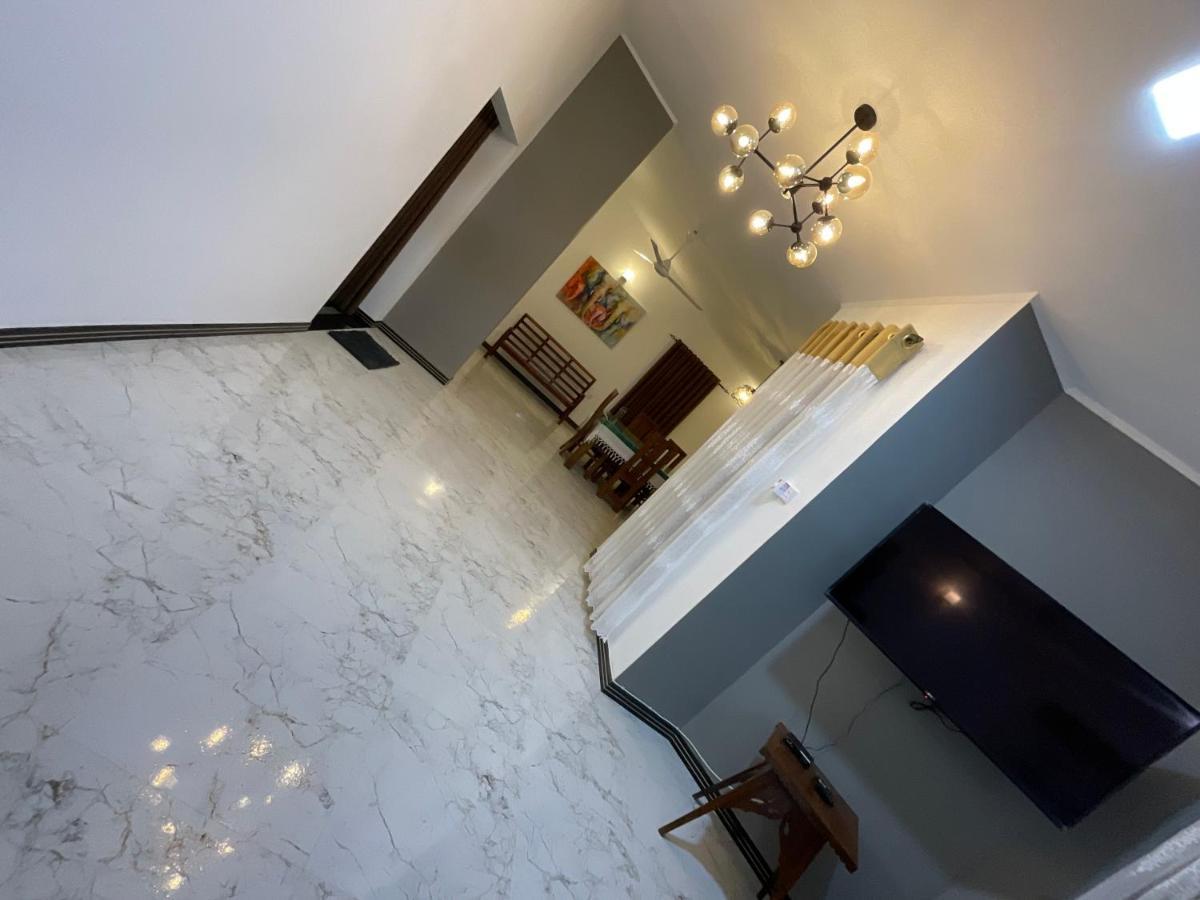 Platinum Holiday Home Anuradhapura Buitenkant foto