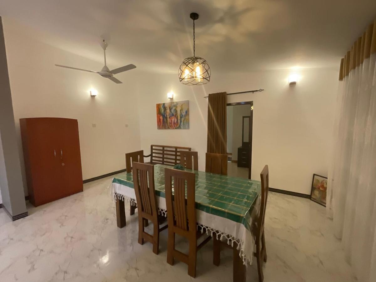 Platinum Holiday Home Anuradhapura Buitenkant foto