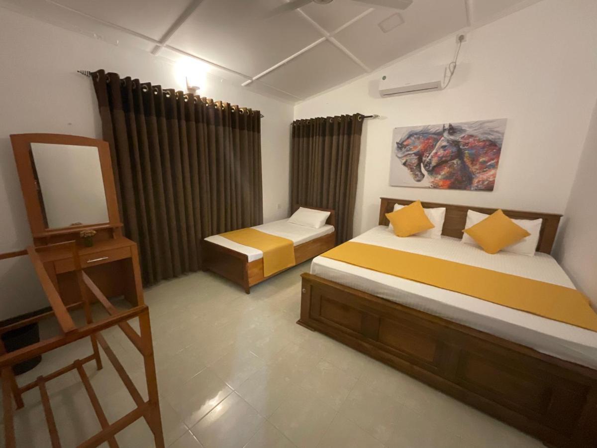 Platinum Holiday Home Anuradhapura Buitenkant foto