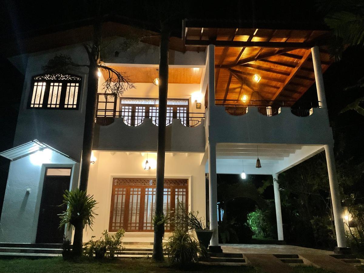 Platinum Holiday Home Anuradhapura Buitenkant foto
