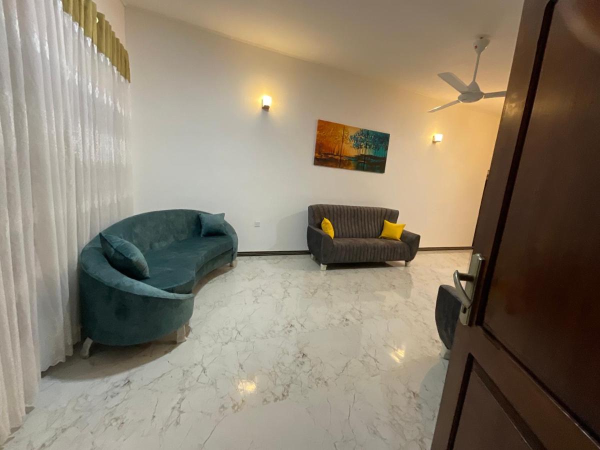 Platinum Holiday Home Anuradhapura Buitenkant foto