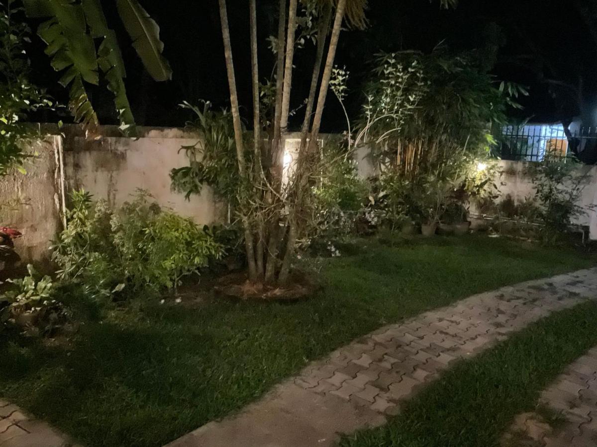 Platinum Holiday Home Anuradhapura Buitenkant foto