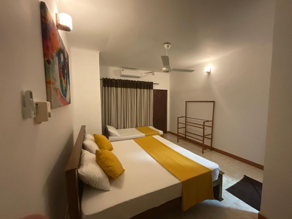 Platinum Holiday Home Anuradhapura Buitenkant foto
