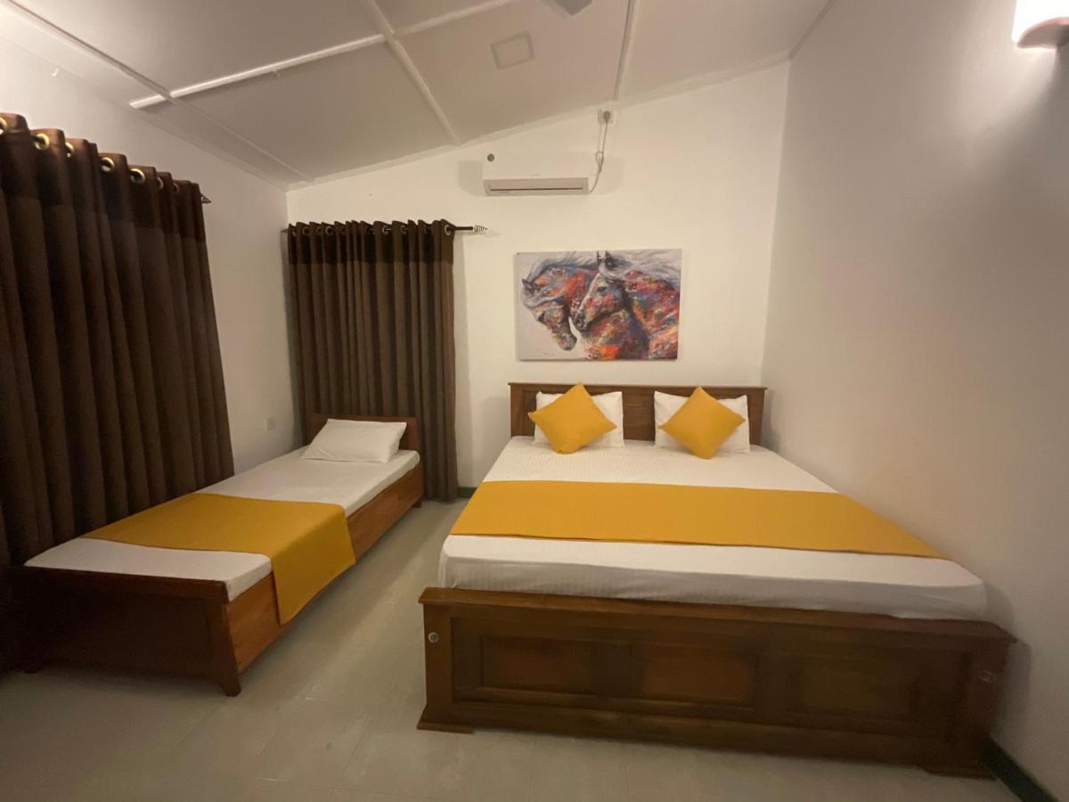 Platinum Holiday Home Anuradhapura Buitenkant foto