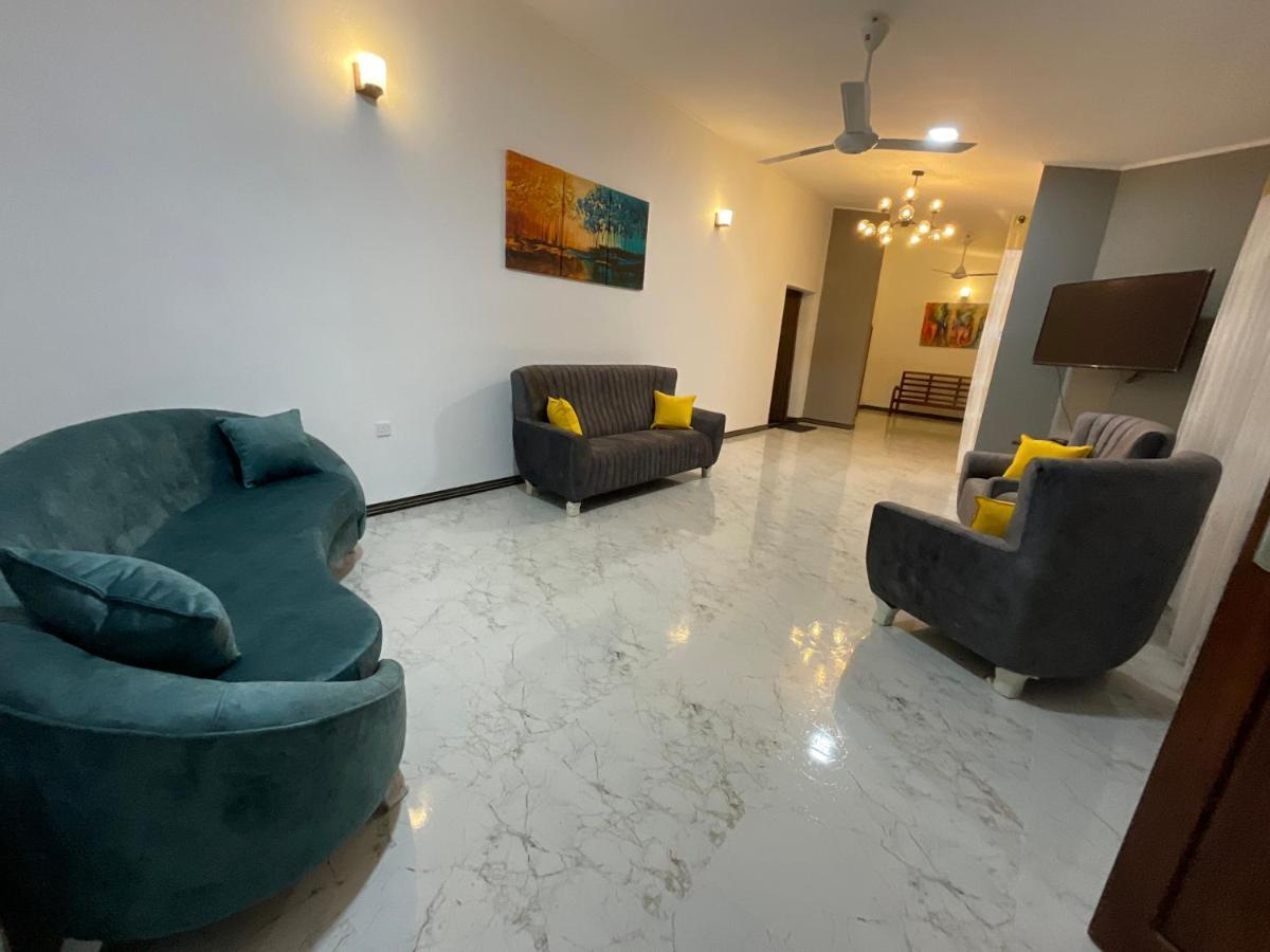 Platinum Holiday Home Anuradhapura Buitenkant foto