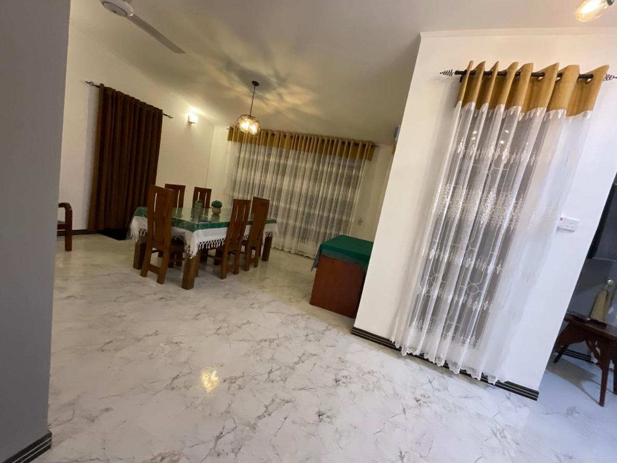 Platinum Holiday Home Anuradhapura Buitenkant foto