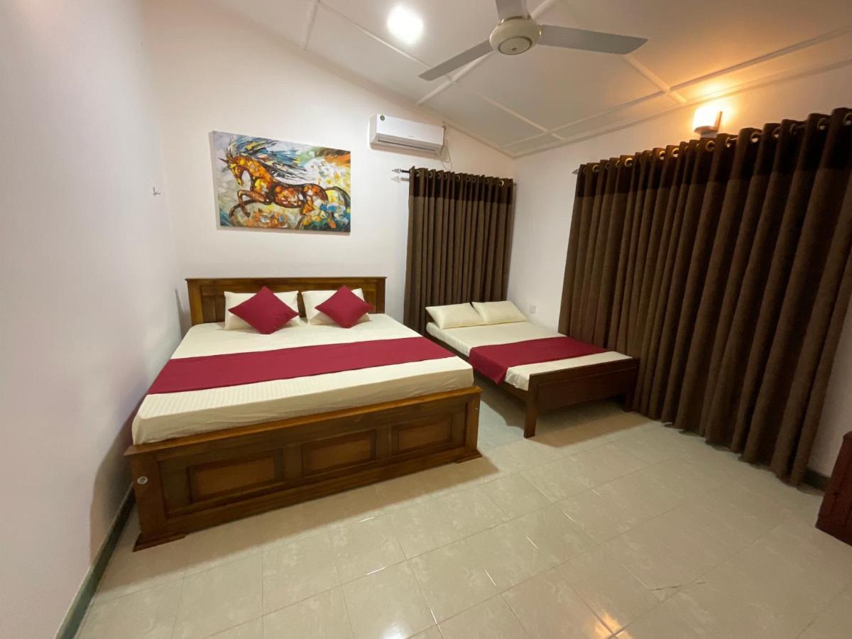 Platinum Holiday Home Anuradhapura Buitenkant foto